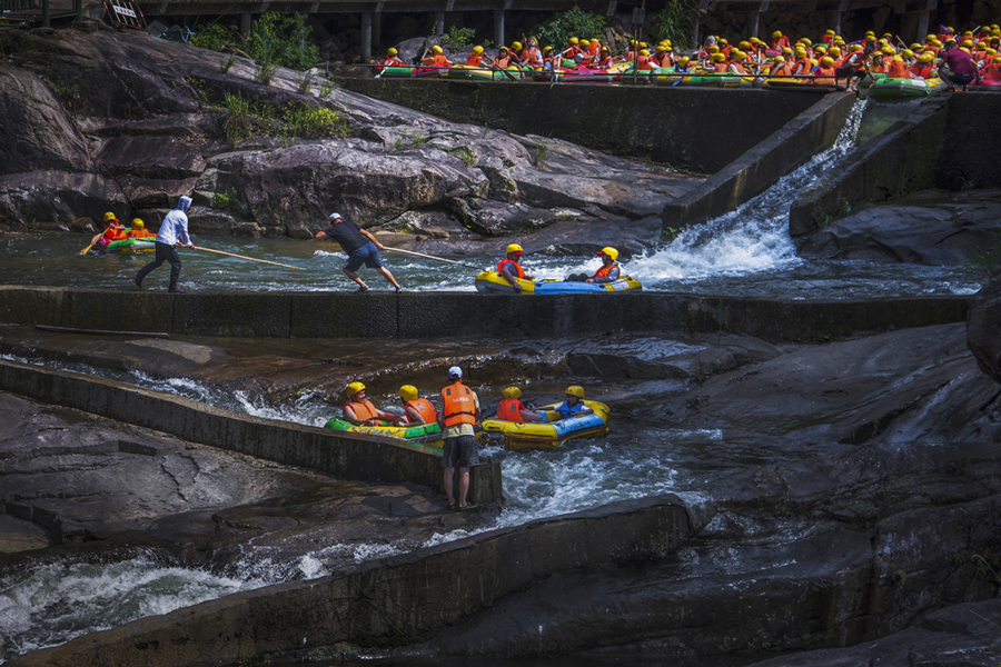 《九溪欢乐谷漂流》组照