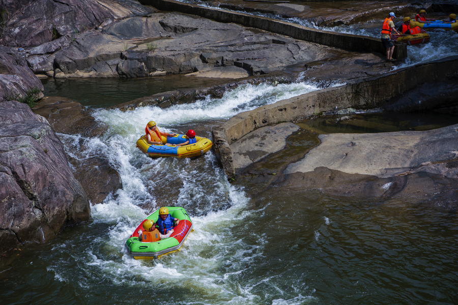 《九溪欢乐谷漂流》组照
