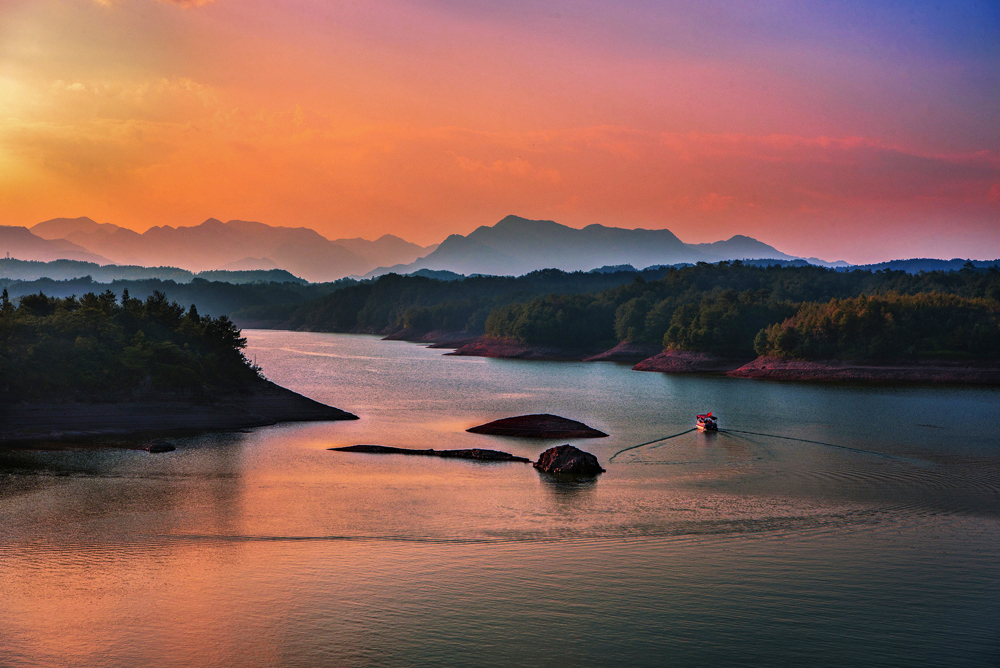《天顶湖风光》组照