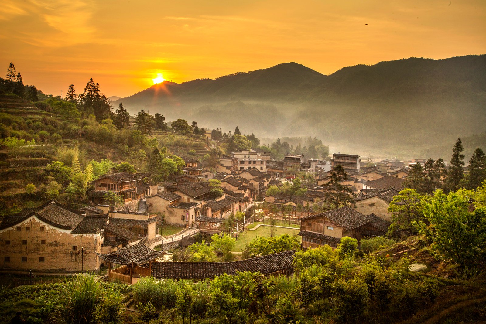 乡村日出——林春 摄