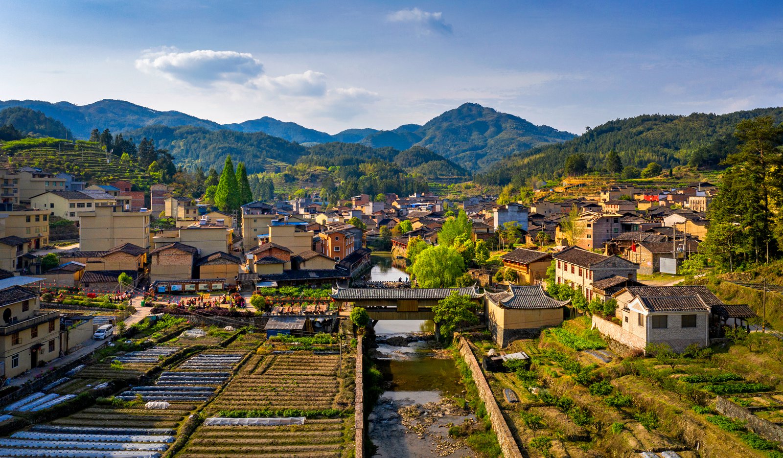 《俯瞰古村落(1-5)》——林志平 摄