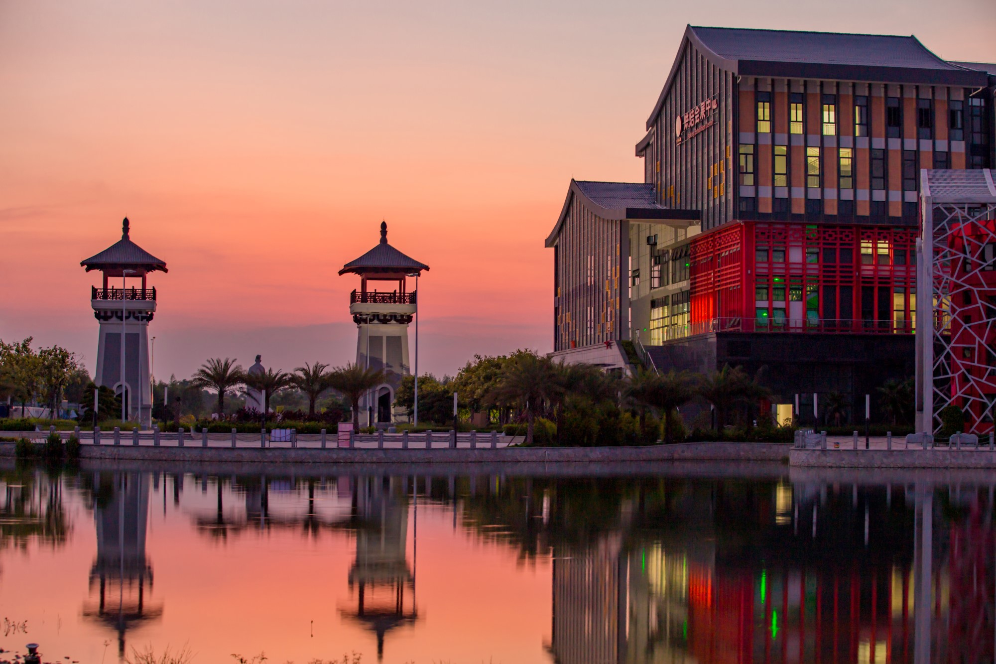 《傍晚的月饼小镇》