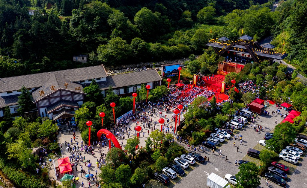 07.08-金寨天堂寨镇_游客:天贶节盛况.