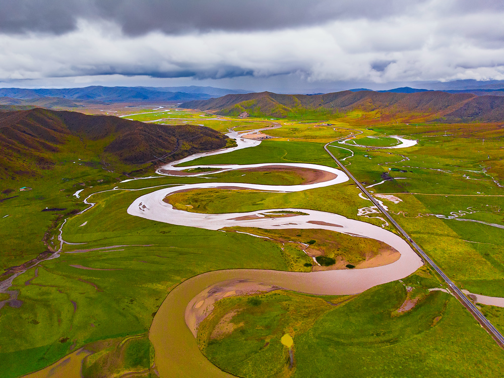 白河,(又称嘎曲),黄河上游的支流,发源于红原县壤口乡,在唐克镇北约7