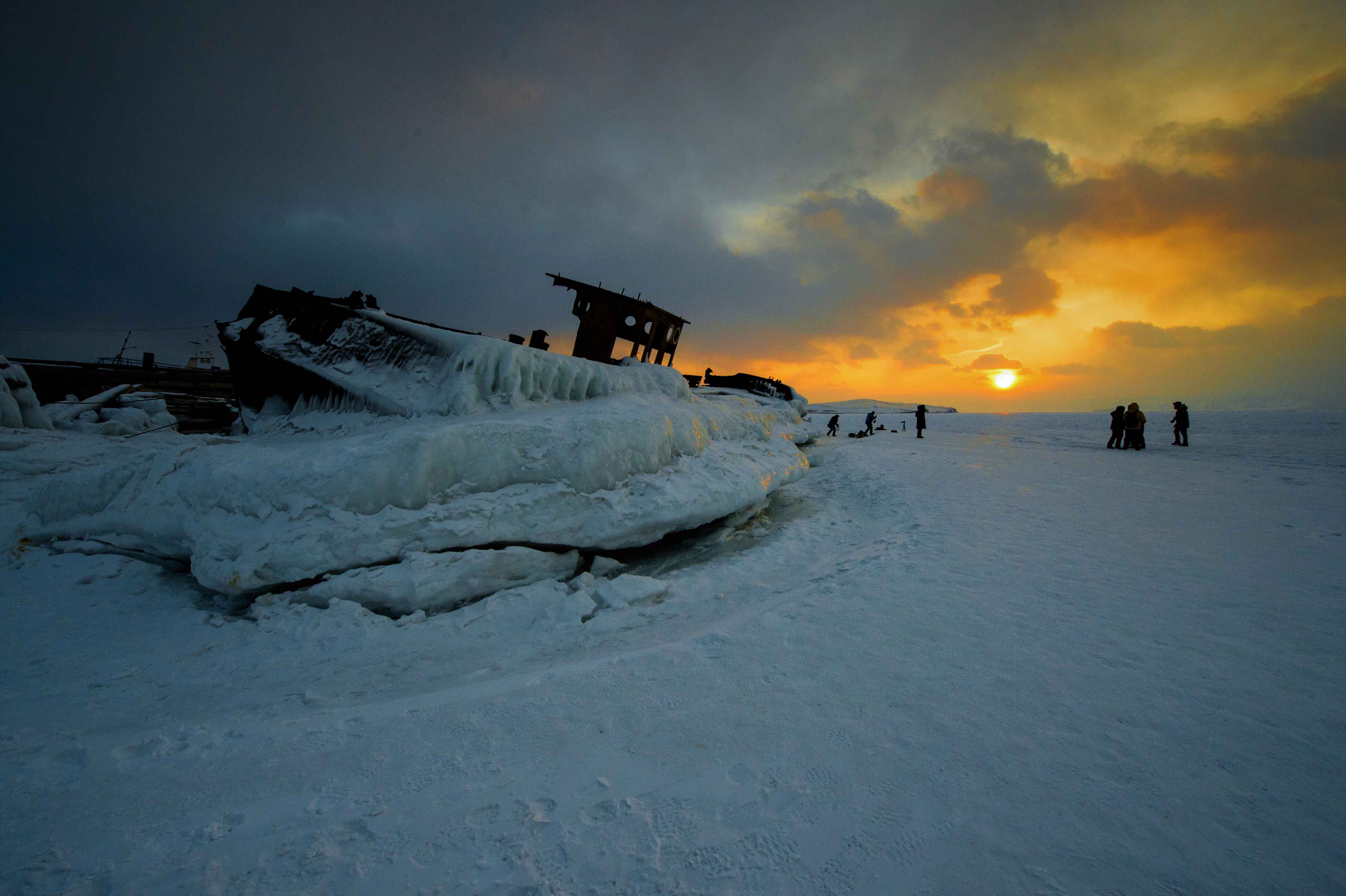 落日余辉照冰船-《大众摄影》俱乐部团体会员——徕摄影俱乐部(1星)-