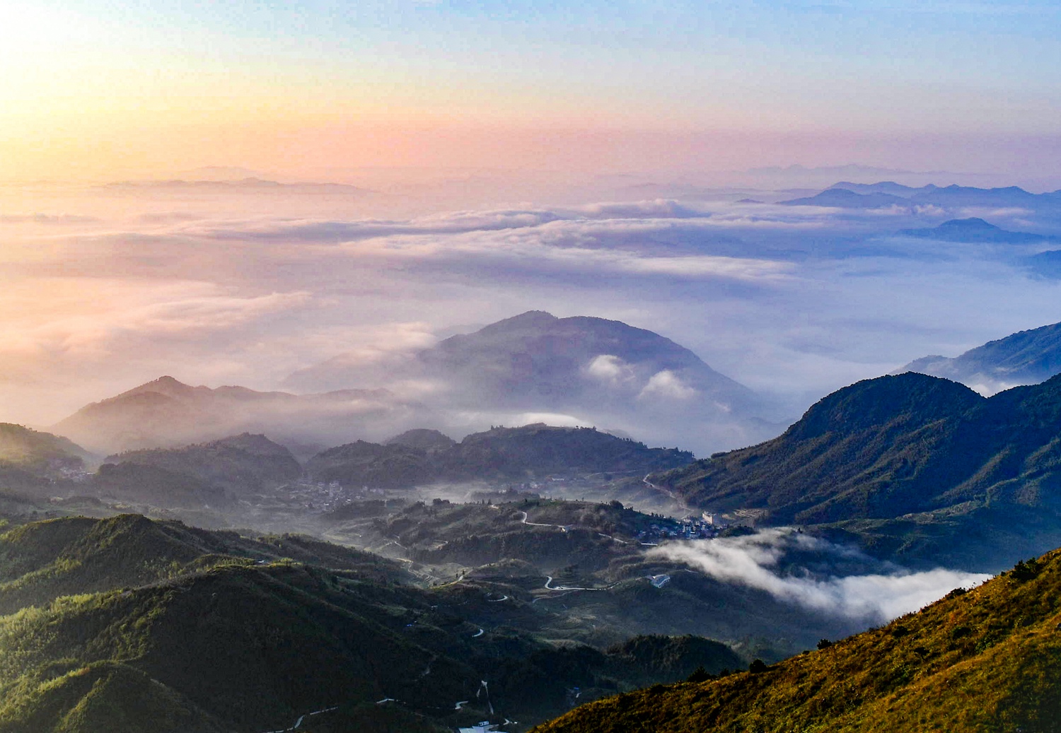 《峰回路转》——缪建平 摄
