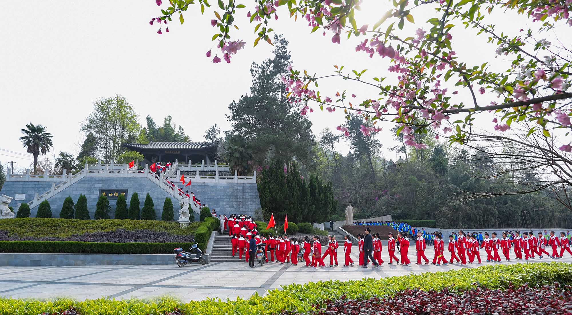 霍山县烈士陵园全景图