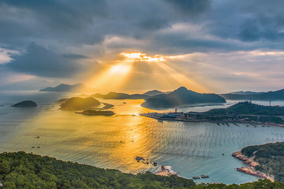 《花竹晨光》(2015年11月摄于霞浦)