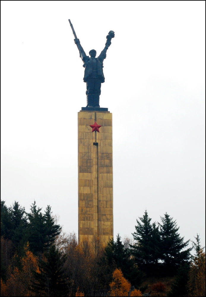 红军长征纪念塔(组照)