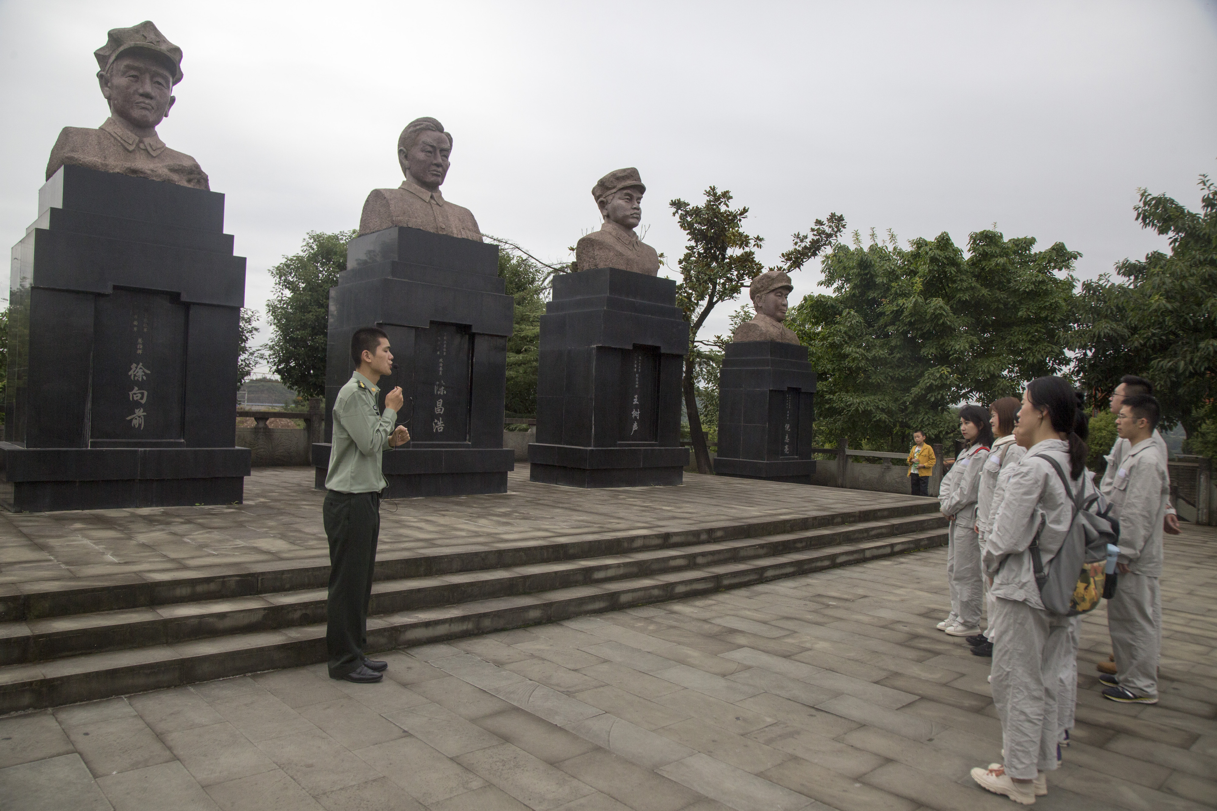 (2020年9月26日摄于四川省巴中市巴州区巴中市南龛坡景区将帅碑林)