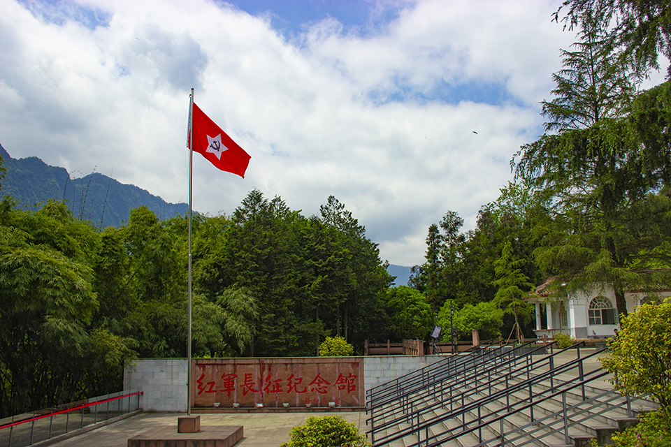 成都邛崃市高何镇红军长征纪念馆照一