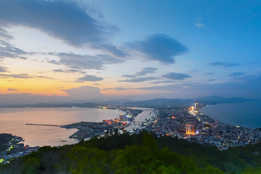 8摄于广东惠州 展现晚霞下的海港美丽景色.jpg