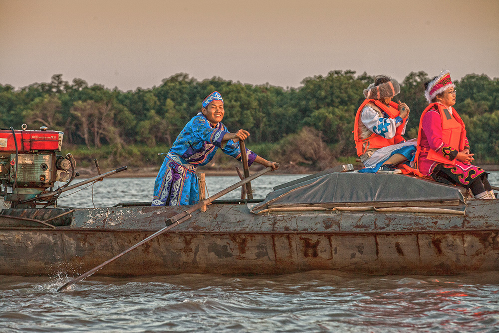 这里居住着勤劳的世世代代以捕鱼为生的赫哲族人民