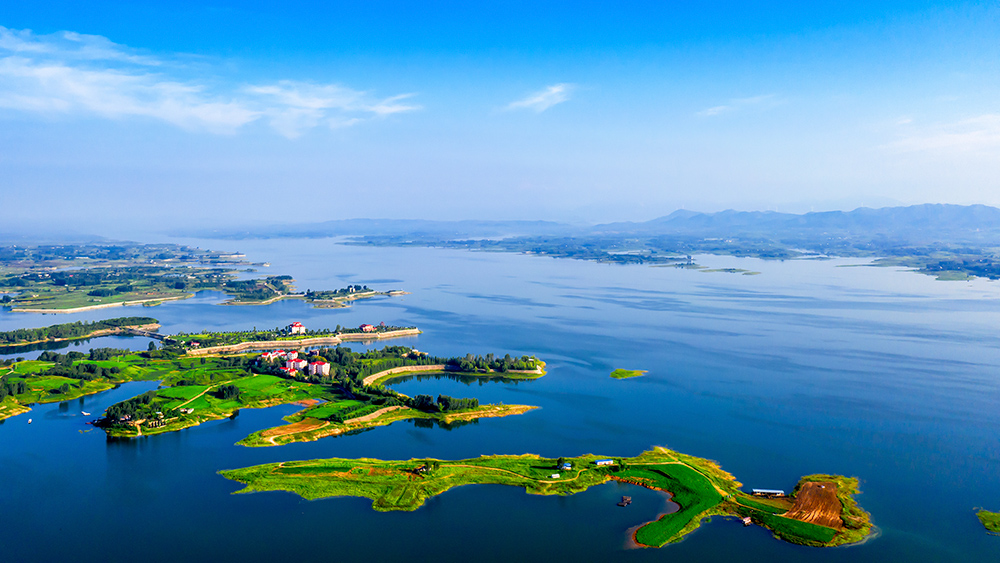 碧水蓝天生态美